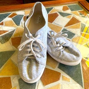 KEDS Classic Canvas Sneakers in Light Gray! Jersey Material Size 9!LIGHTLY USED!